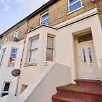 Host & Stay - Westbrook Road