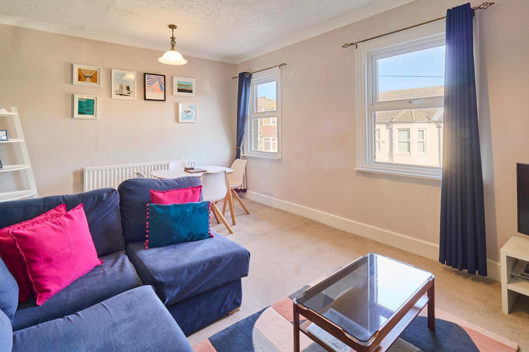 Apartment Host & - Westbrook Road *